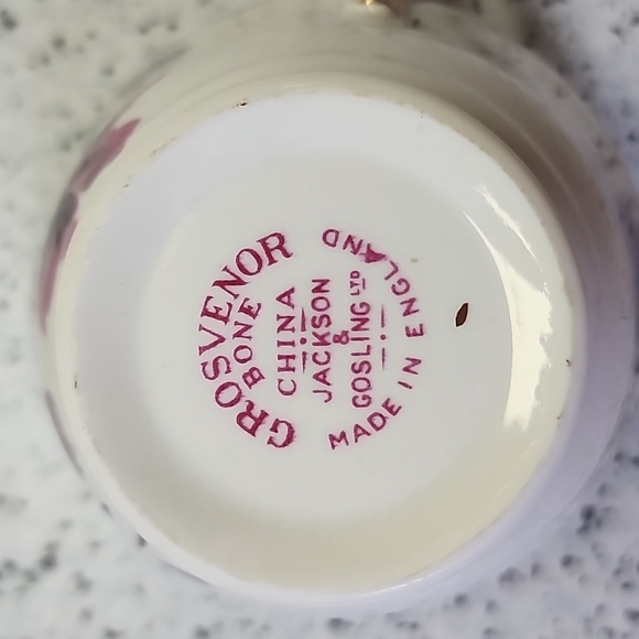 Vintage Grosvenor Bone China Floral Tea Cup and Saucer England - Picture 5 of 6